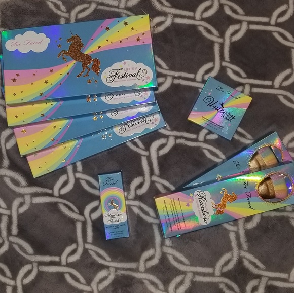 🦄Too Faced Festival Unicorn Rainbow Eyeshadow - Picture 1 of 6